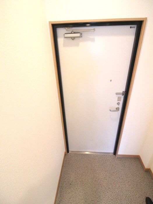 物件内観写真7　(玄関)