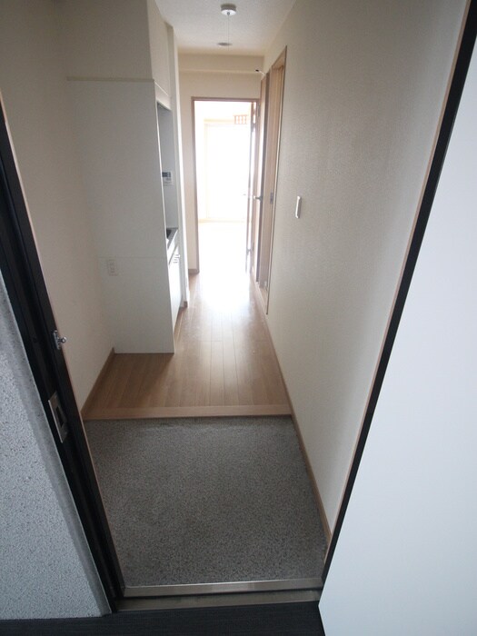 物件内観写真7　(玄関)