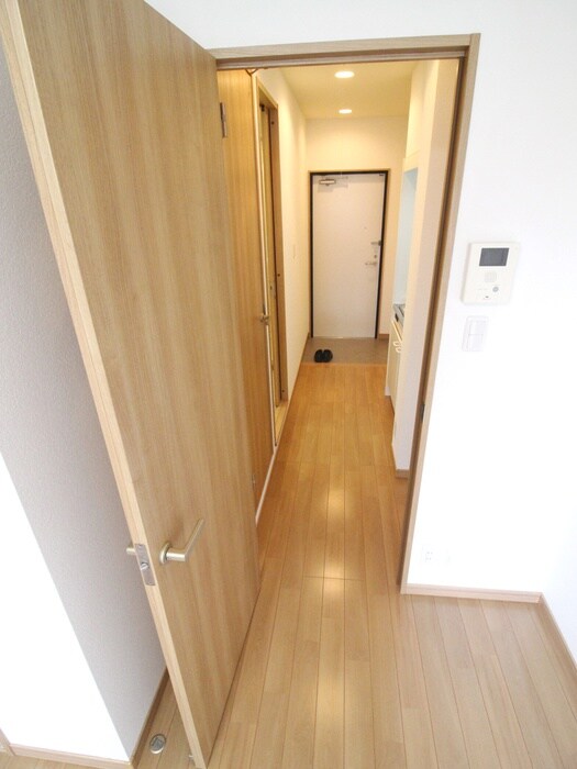 物件内観写真8　(廊下)