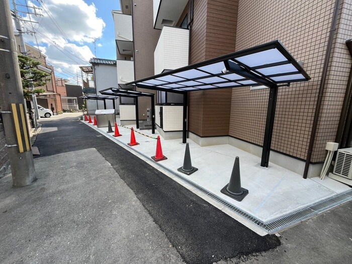 物件外観写真2　(駐輪場)