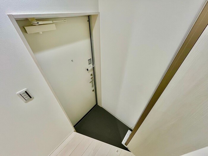 物件内観写真9　(玄関)