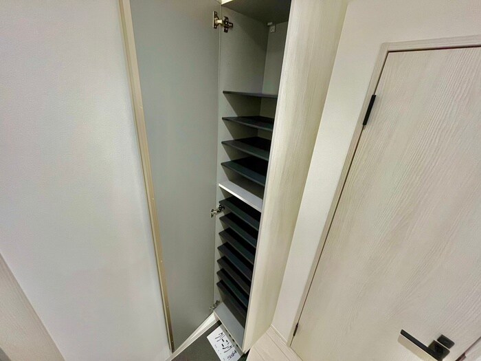 物件内観写真10　(靴箱)