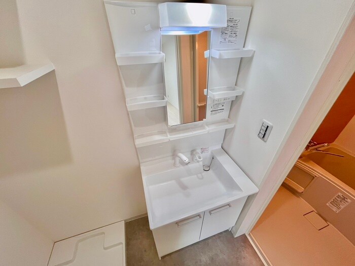 物件内観写真11　(洗面)