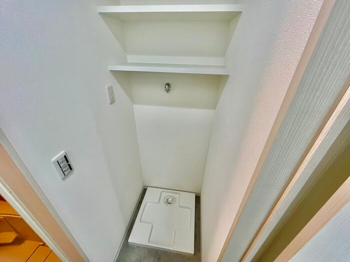 物件内観写真12　(洗濯機置場)