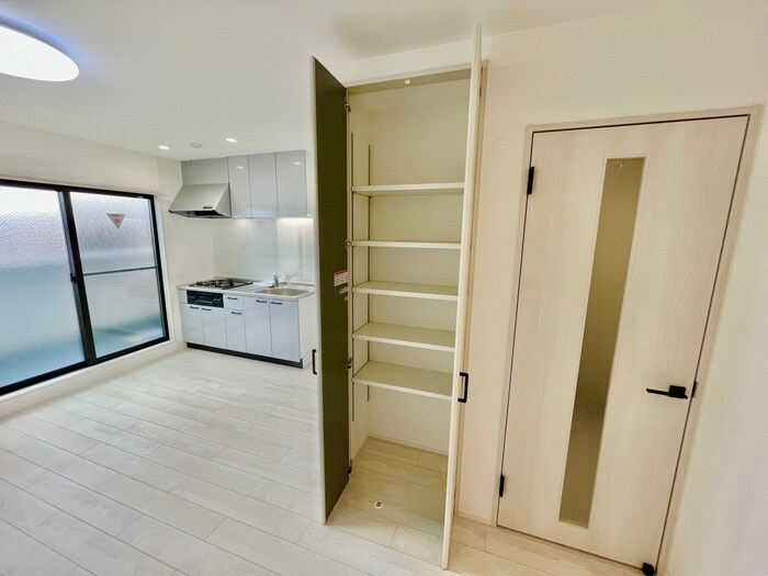 物件内観写真13　(収納)