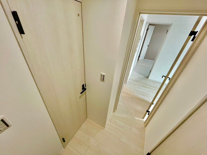 物件内観写真14　(廊下)