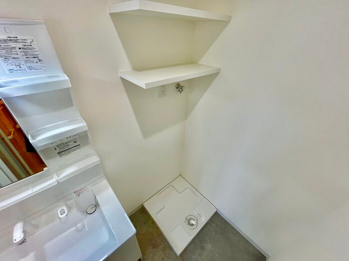 物件内観写真14　(洗濯機置場)