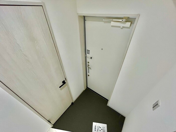 物件内観写真15　(玄関)