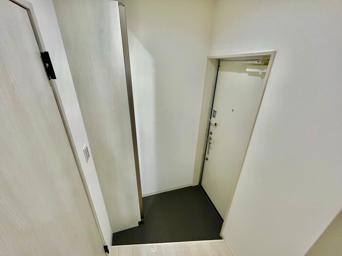 物件内観写真15　(玄関)