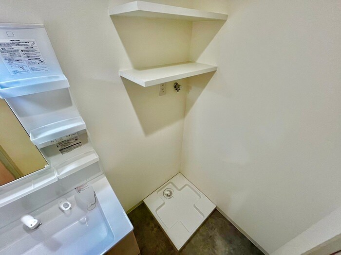 物件内観写真16　(洗濯機置場)