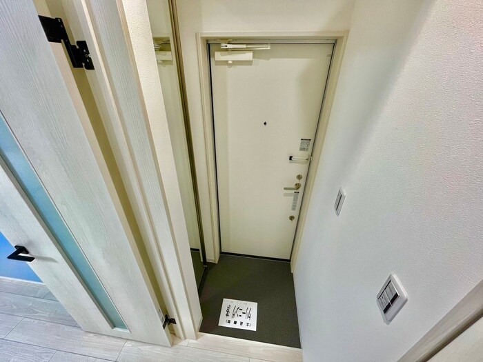 物件内観写真17　(玄関)