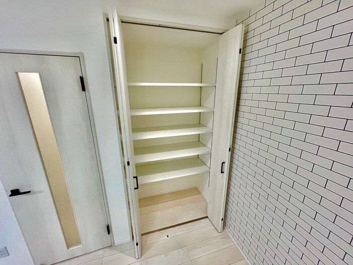 物件内観写真18　(収納)