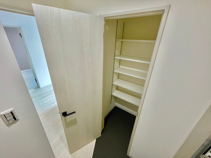 物件内観写真18　(収納)