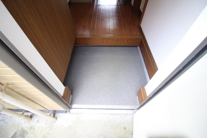 物件内観写真16　(玄関)