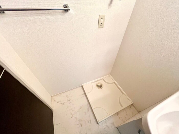 物件内観写真14　(洗濯機置場)