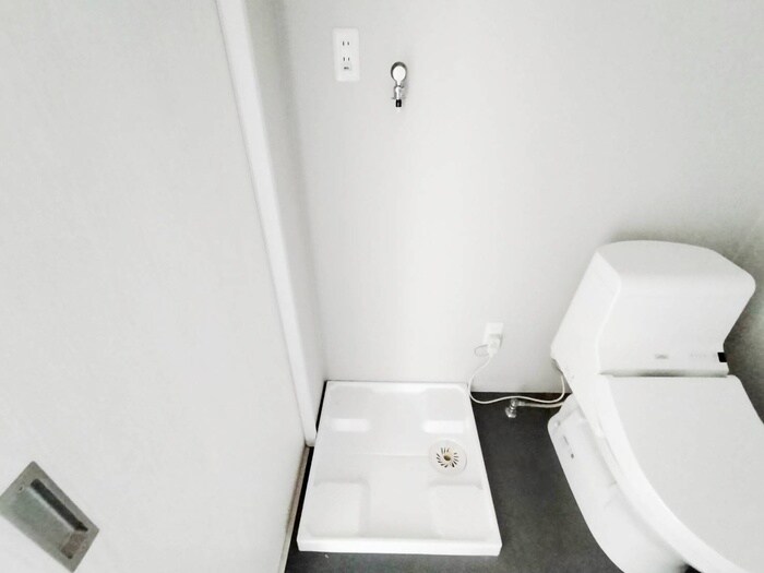 物件内観写真14　(洗濯機置場)