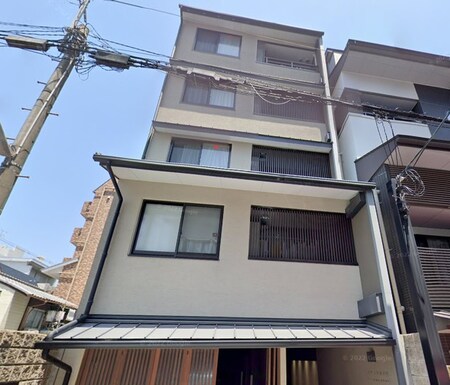 リベラ二条東洞院外観写真