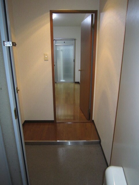 物件内観写真7　(玄関)