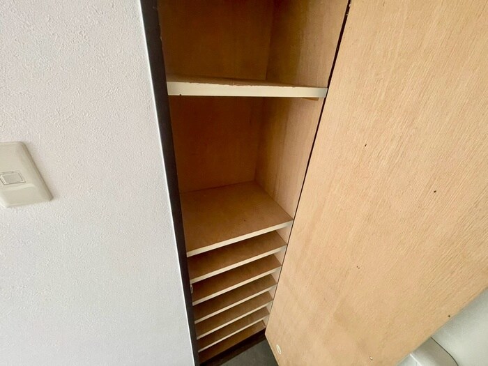 物件内観写真15　(靴箱)