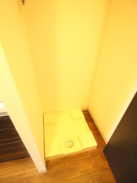 物件内観写真11　(洗濯機置場)