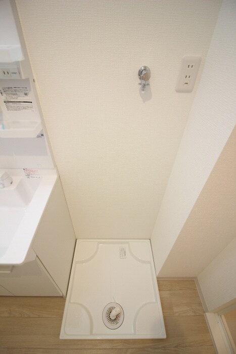 物件内観写真10　(洗濯機置場)