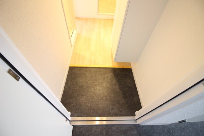 物件内観写真18　(玄関)