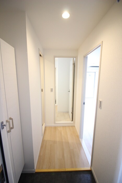 物件内観写真19　(廊下)
