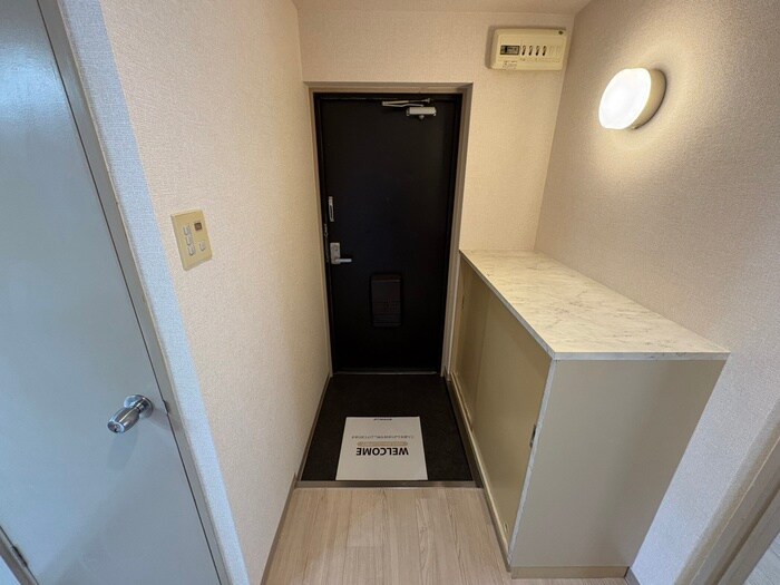物件内観写真14　(玄関)