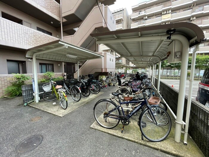 物件外観写真3　(駐輪場)