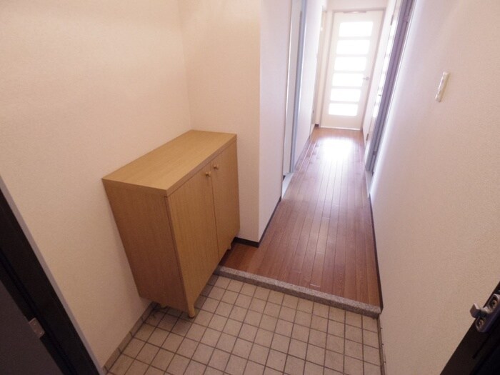 物件内観写真15　(玄関)