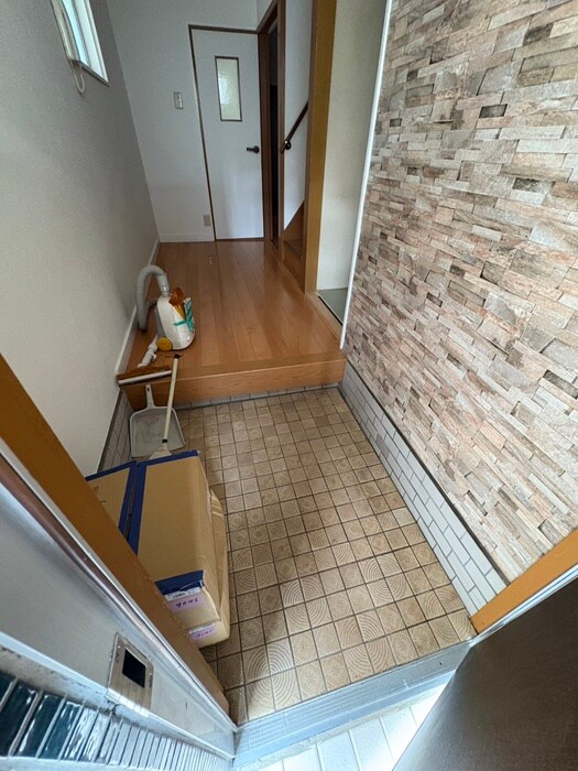 物件内観写真18　(玄関)
