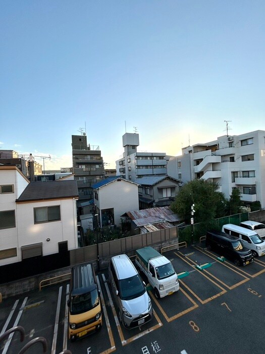 物件内観写真17　(室内からの展望)