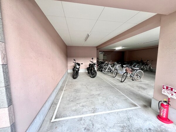 バイク置き場