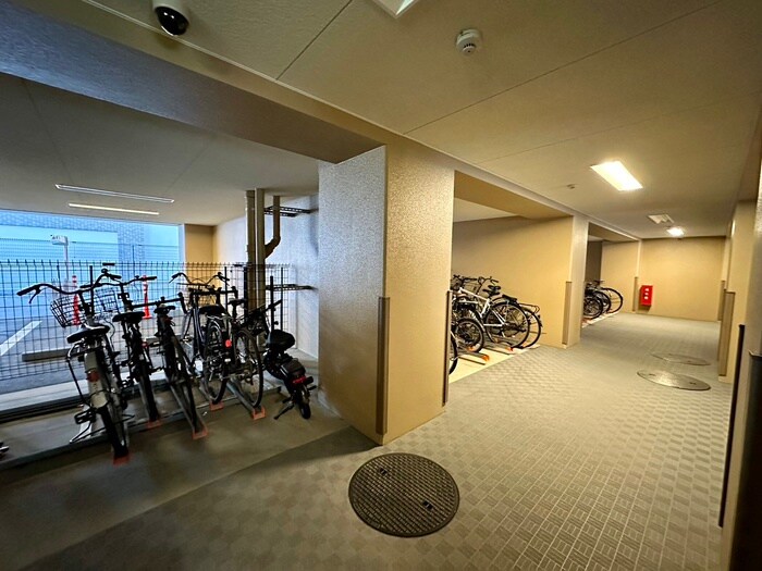 物件外観写真3　(駐輪場)