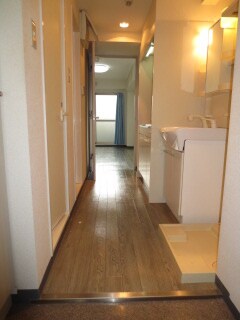物件内観写真8　(廊下)