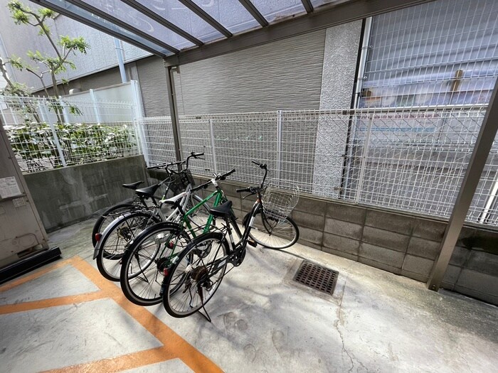 物件外観写真6　(駐輪場)