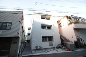Jean Celibataire外観写真