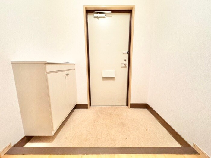 物件内観写真17　(玄関)