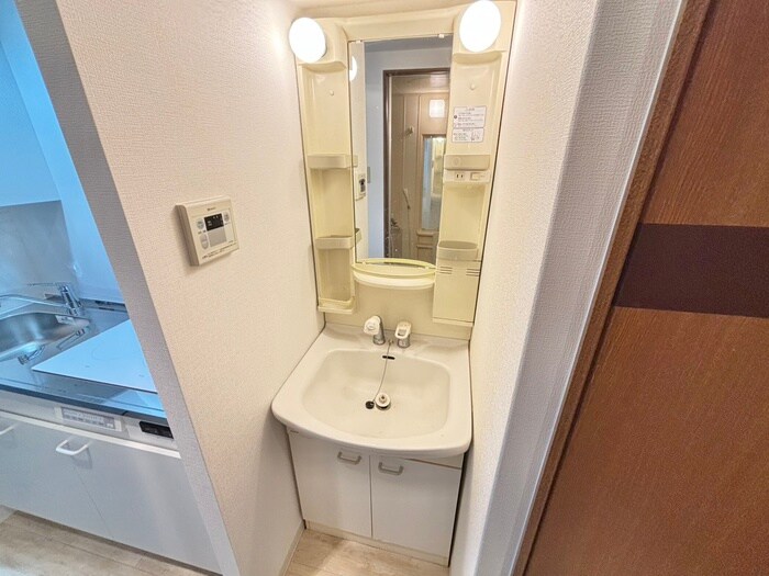 物件内観写真11　(洗面)