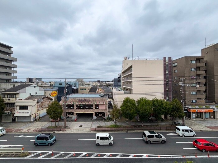 物件内観写真22　(室内からの展望)