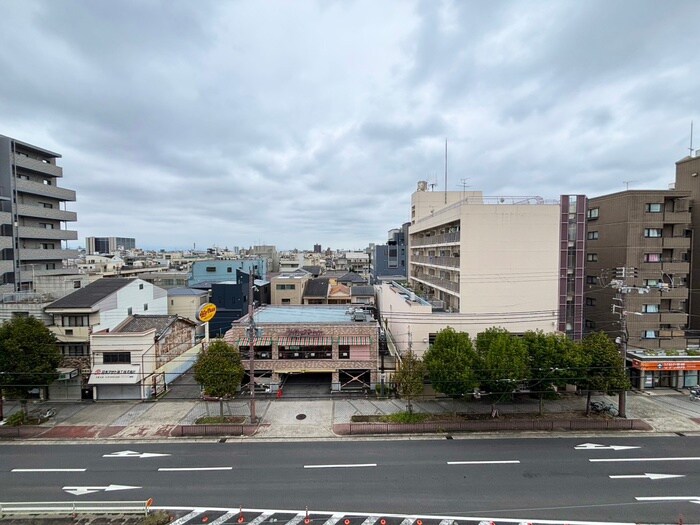 物件内観写真22　(室内からの展望)