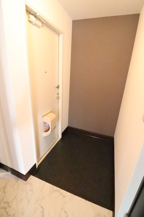 物件内観写真14　(玄関)