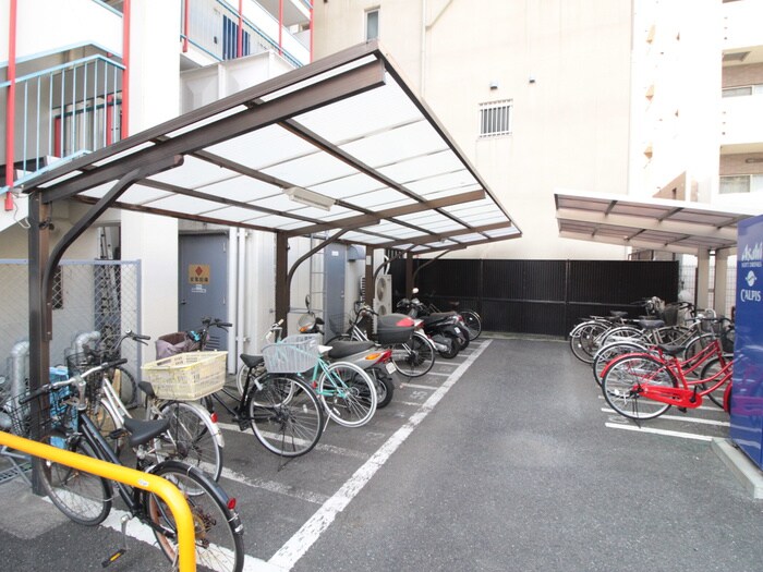 物件外観写真4　(駐輪場)