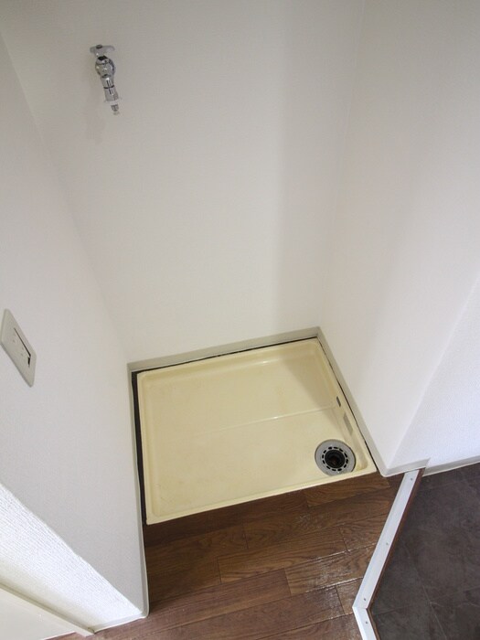 物件内観写真13　(洗濯機置場)