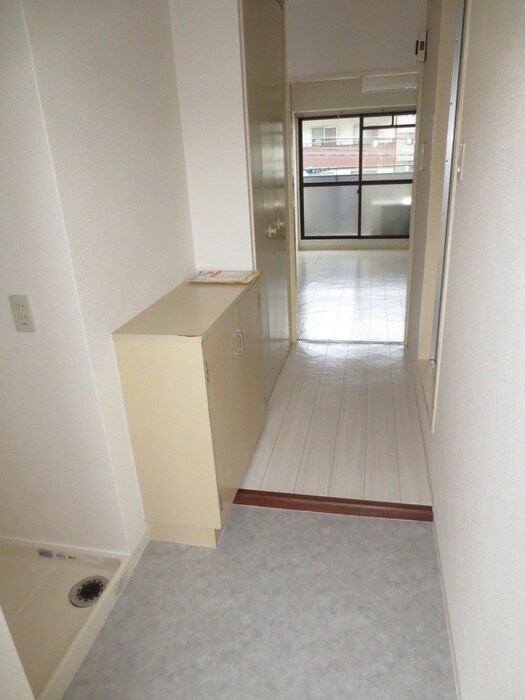 物件内観写真15　(玄関)