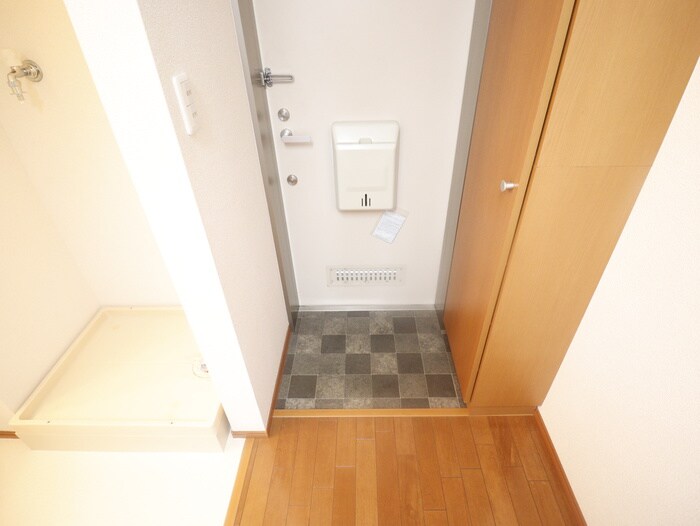 物件内観写真19　(玄関)