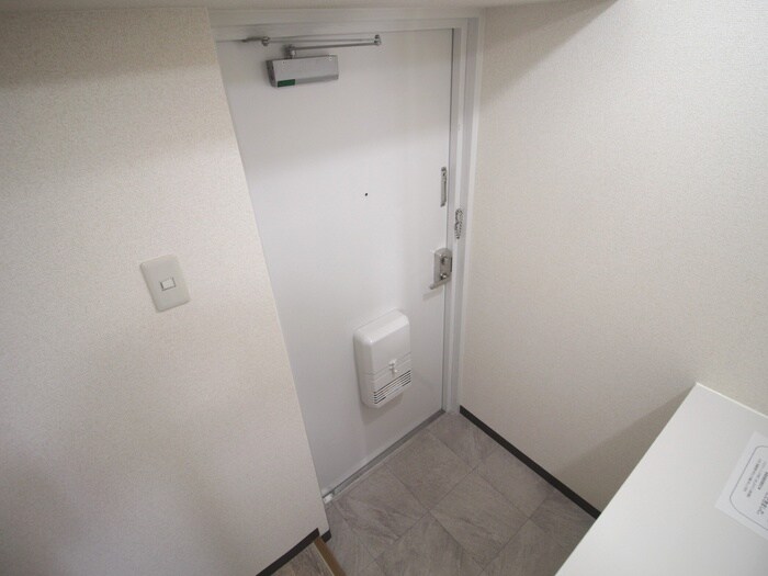 物件内観写真7　(玄関)