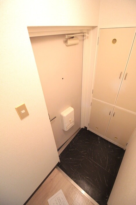 物件内観写真7　(玄関)