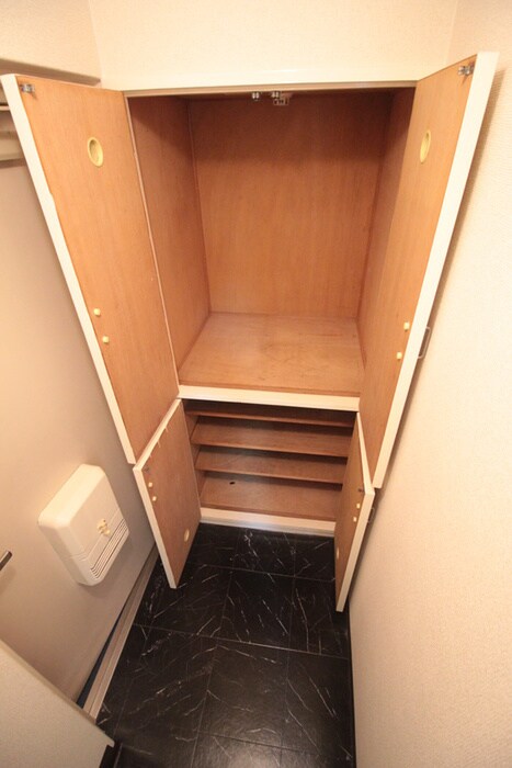 物件内観写真8　(靴箱)