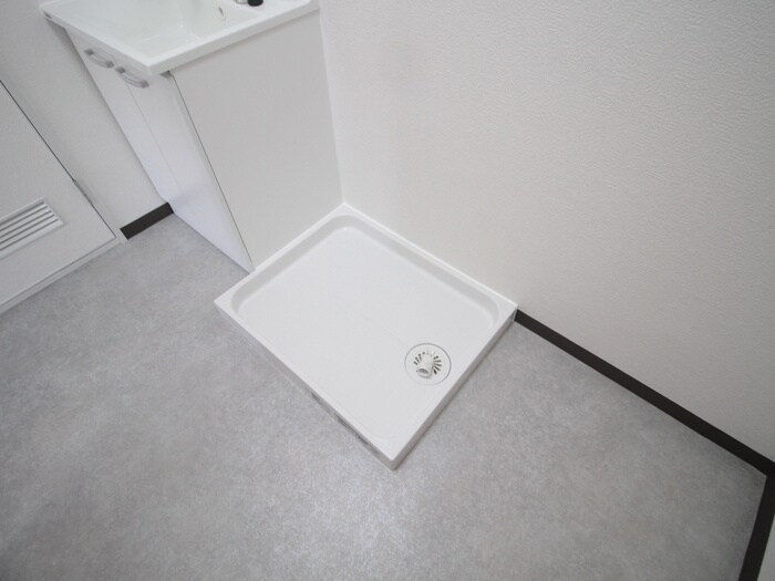 物件内観写真14　(洗濯機置場)